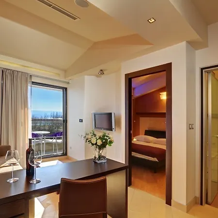 Hotell Diadem Omiš